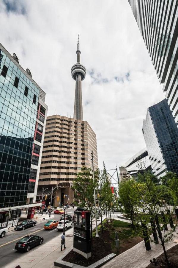 Union Square City Centre Торонто Экстерьер фото