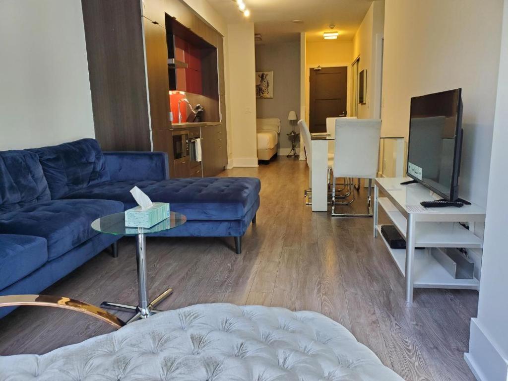 Union Square City Centre Торонто Экстерьер фото